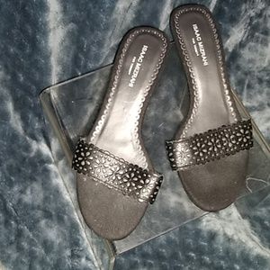 Isaac Mizrahi Ladies low Heels